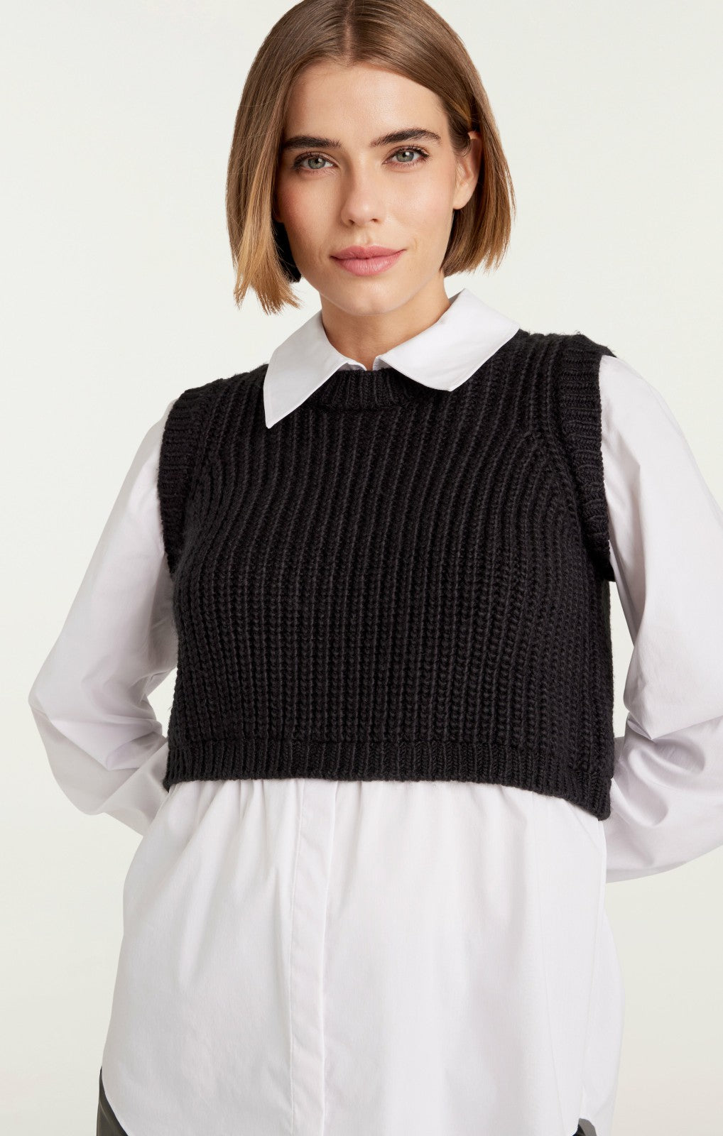 Mara Shaker Pullover Black