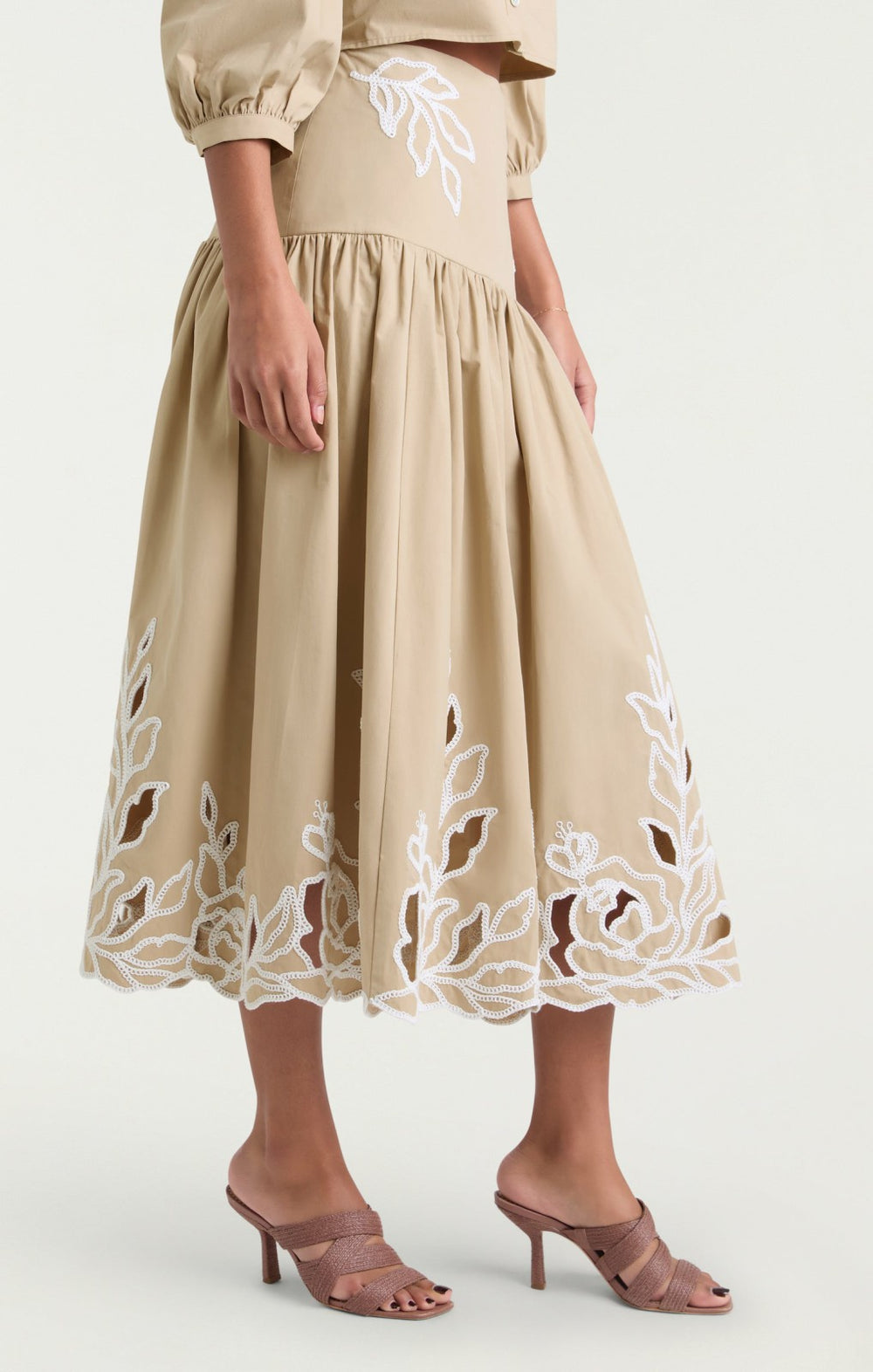 Trailing Peonies Tilda Skirt Khaki/White