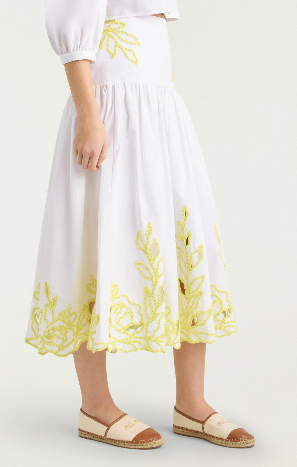 Trailing Peonies Tilda Skirt White/Golden Glow
